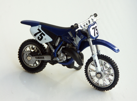 Modellino Moto Cross Yamaha YZ Suzuki RM Kawasaki KX Honda CR Scala 1:32 